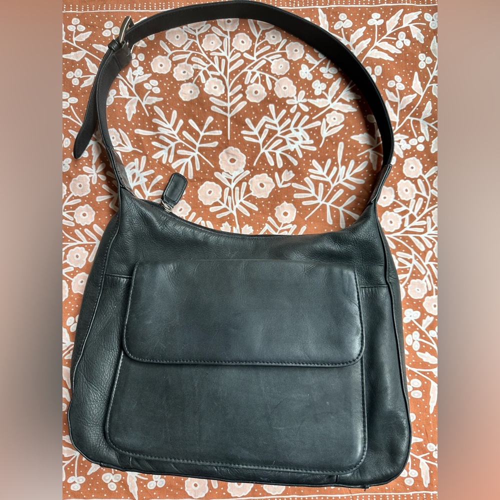 New St. John's Bay Genuine Leather Bag